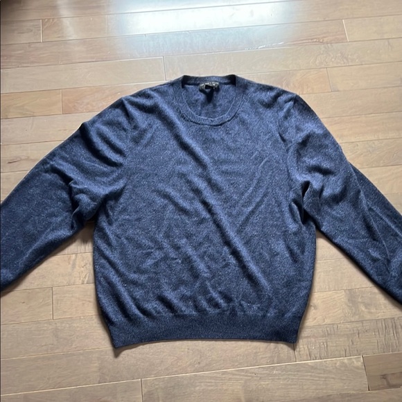 Men’s sweater